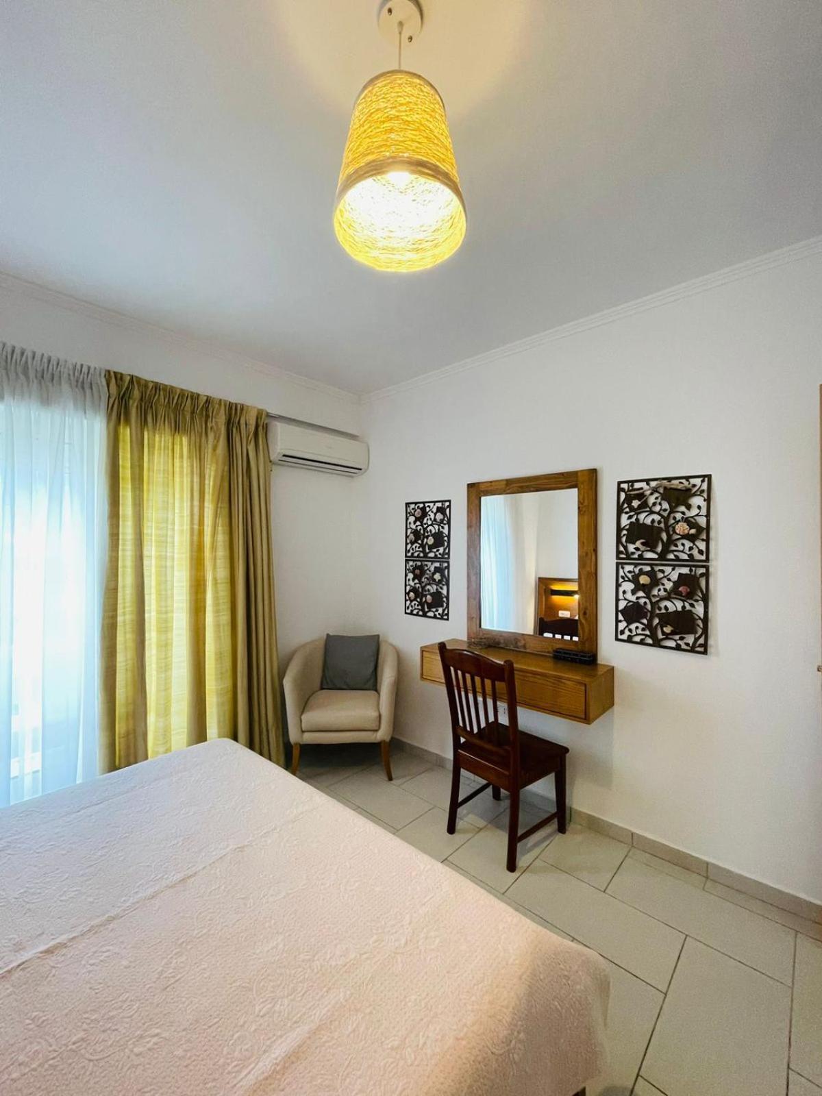 Menikos Apartments Химара Номер фото