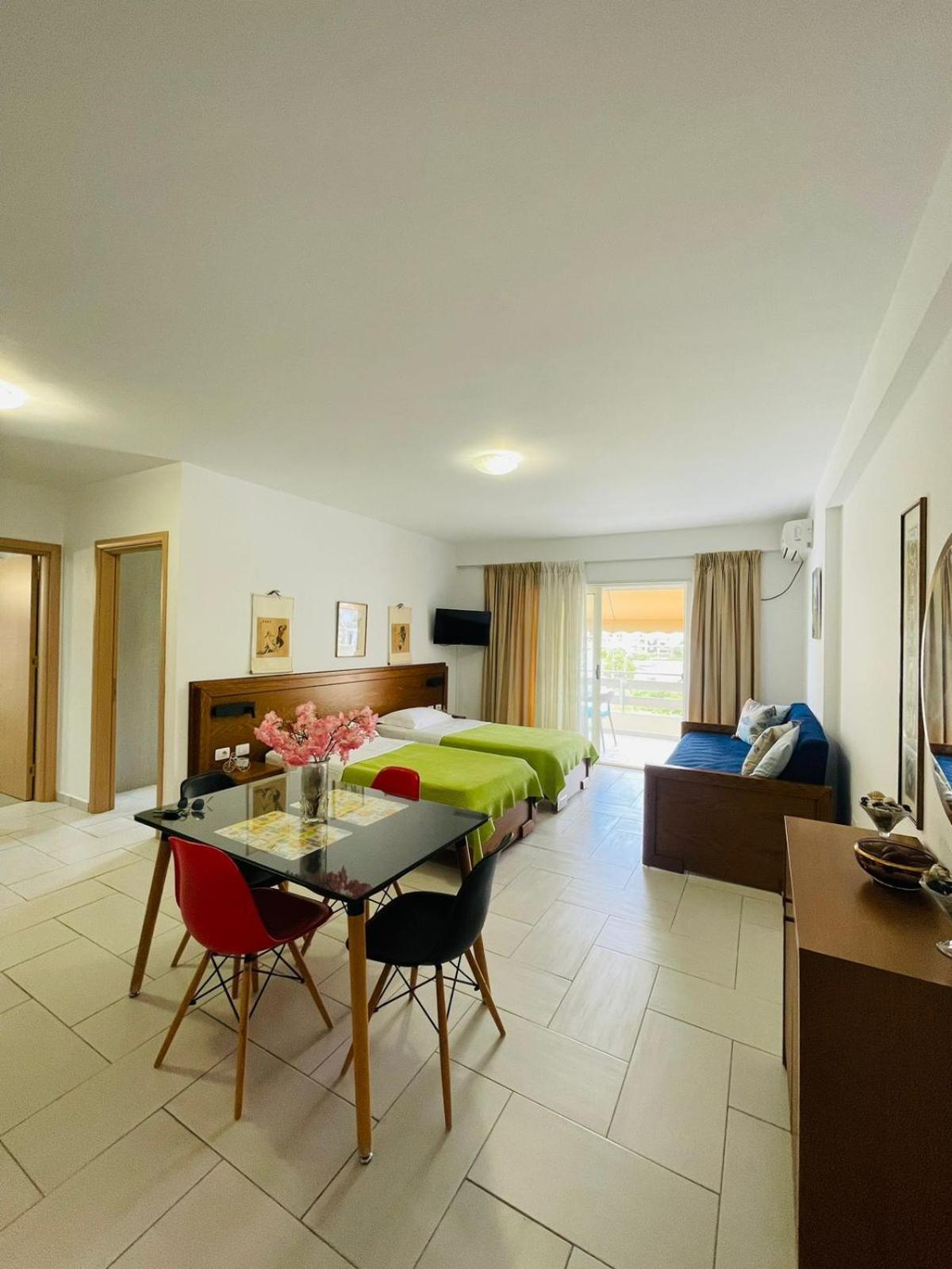 Menikos Apartments Химара Номер фото
