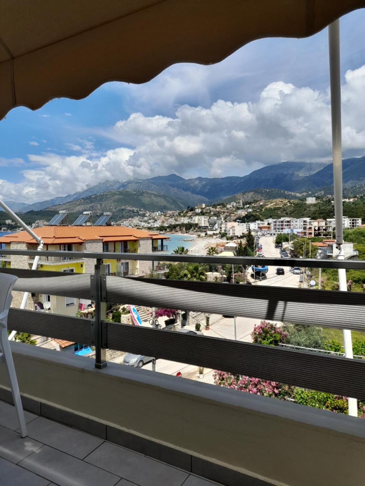 Menikos Apartments Химара Экстерьер фото